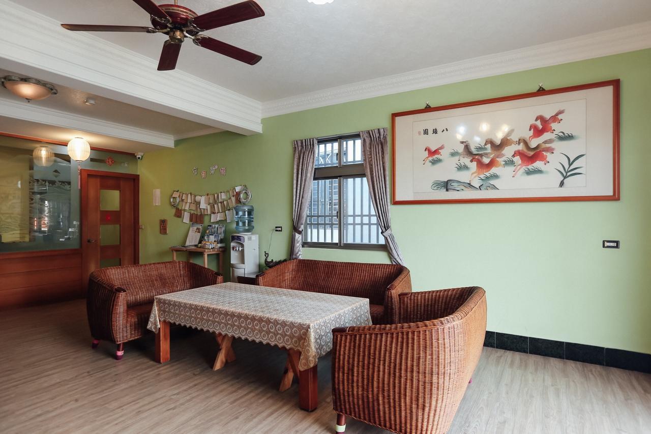 Jia Lin Homestay Donggang Exterior photo